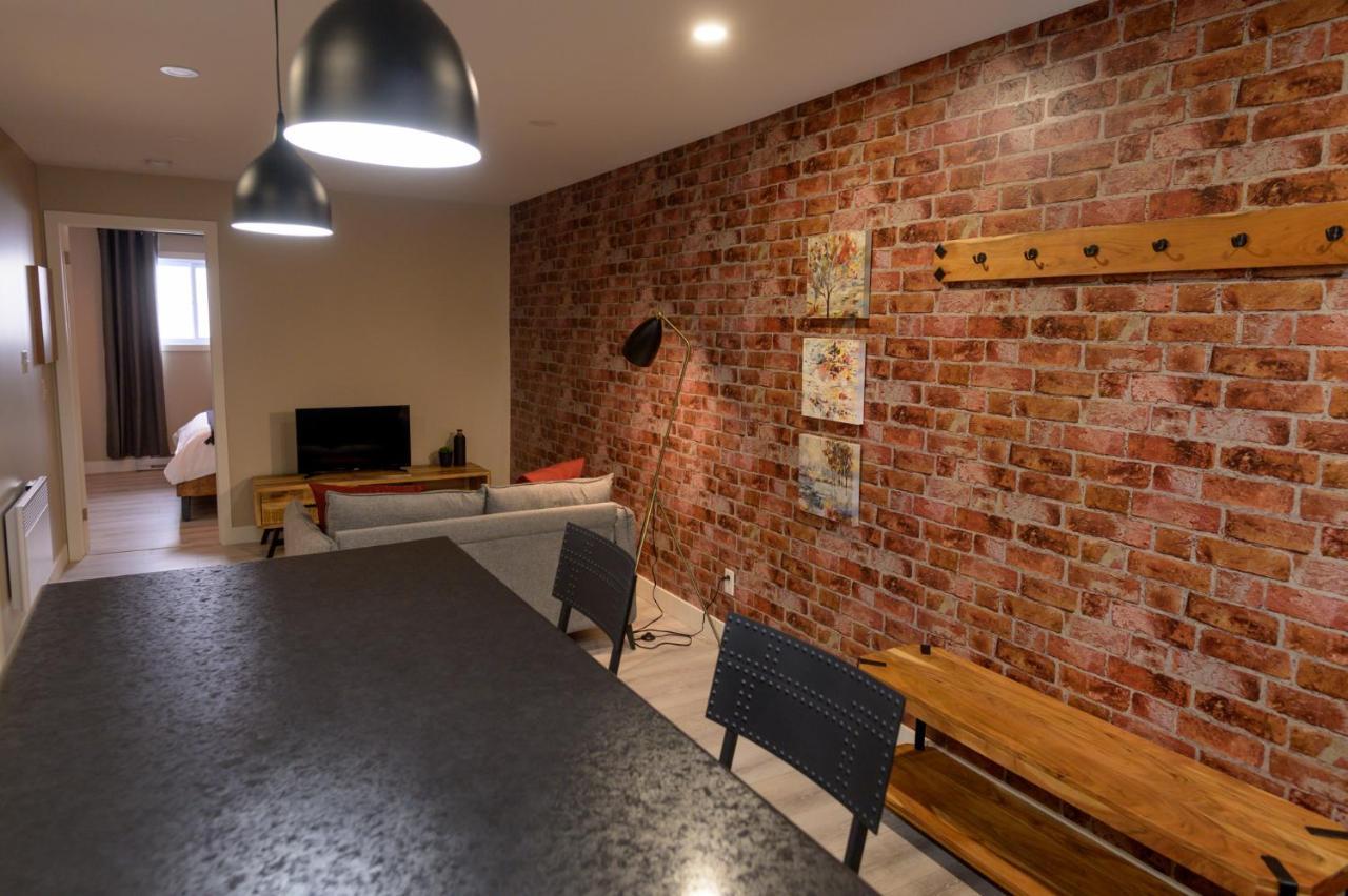 Le Court-Toit Apartment Rouyn-Noranda ภายนอก รูปภาพ